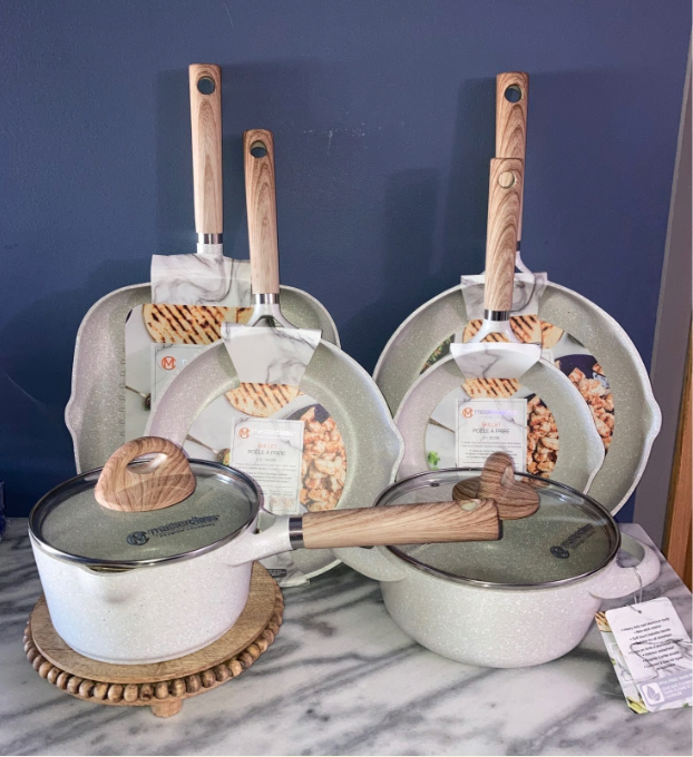 Who makes Masterclass cookware?