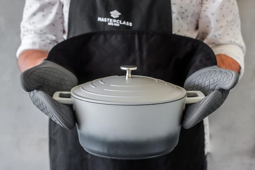 masterclass Large Casserole Dish with Lid (5L/28cm) 